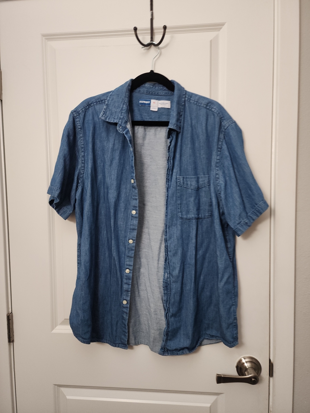5/$30 Old Navy Men's Denin Short-Sleeve D Button-Up Shirt